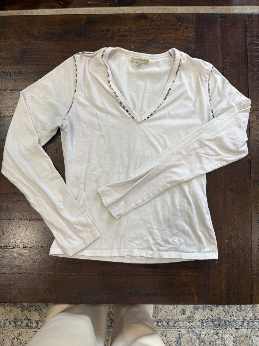 Burberry White V-Neck Long Sleeve Top - Size Medium